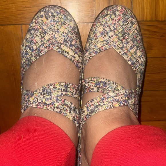 Gently Used Bernie Mev Lulia Wedge. - Picture 3 of 10